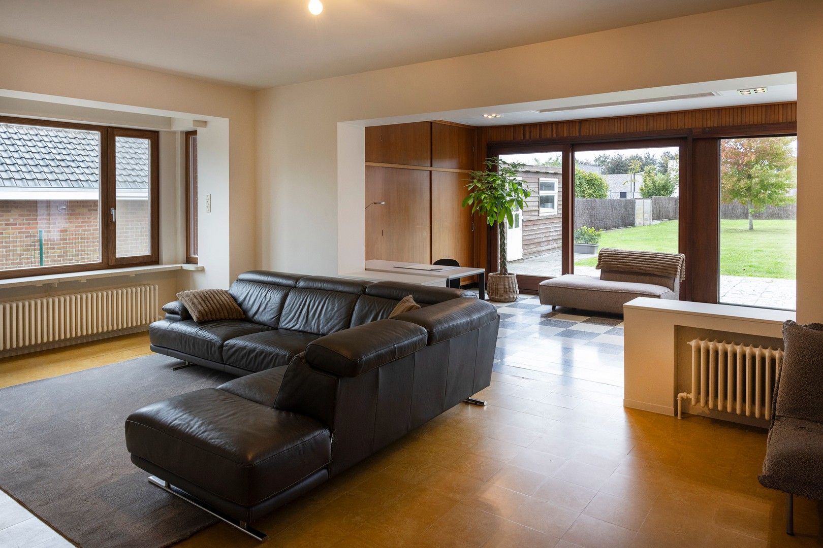Verder te renoveren ruime & lichtrijke villa op 1386 m². foto 7
