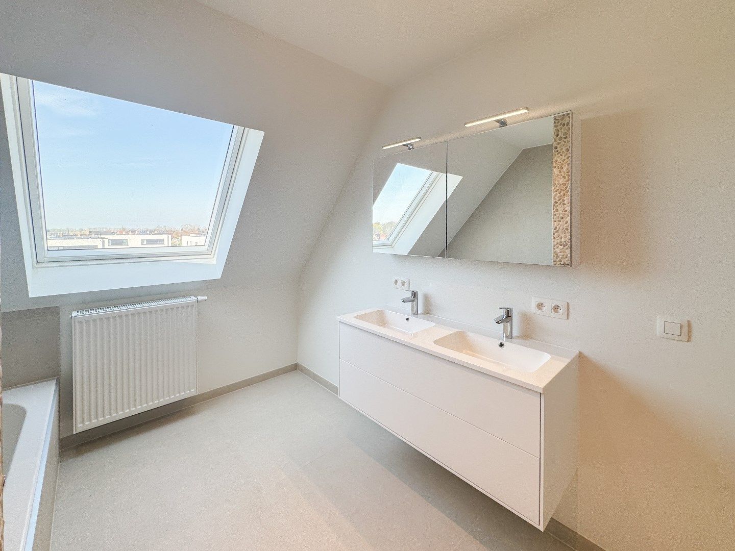Ruim instapklaar nieuwbouwappartement (167 m²) met 3 slaapkamers en groot terras in centrum Eernegem foto 10