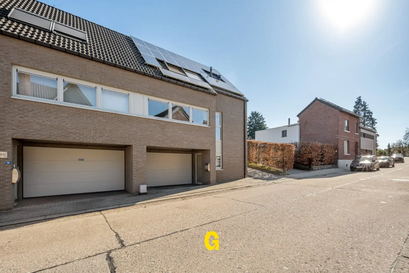 Hedendaagse woning in halfopen bebouwing met 3 slaapkamers, inpandige garage en tuin op 7a 48ca - EPC label A foto 3