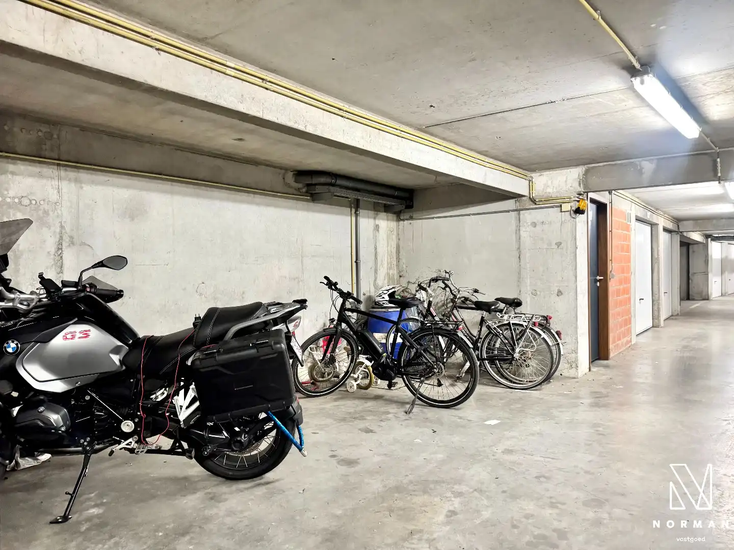 Lichtrijk en energiezuinig appartement met 2 slaapkamers, terras en garage te koop in centrum Kuurne! foto 24