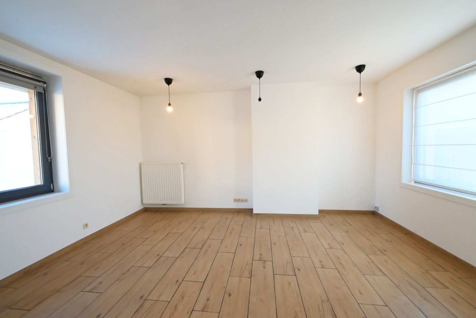 Gerenoveerde woning met centrale ligging in Emelgem! foto 4