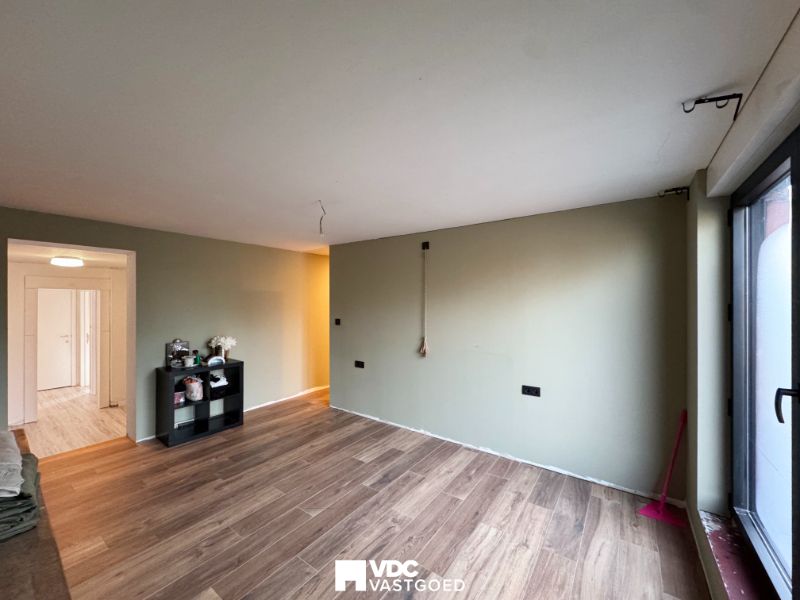 Halfopen bebouwing – gerenoveerd & bijgebouwd in 2020 – EPC B – 3 slpks – prachtige tuin – 183 m² woonopp. foto 12