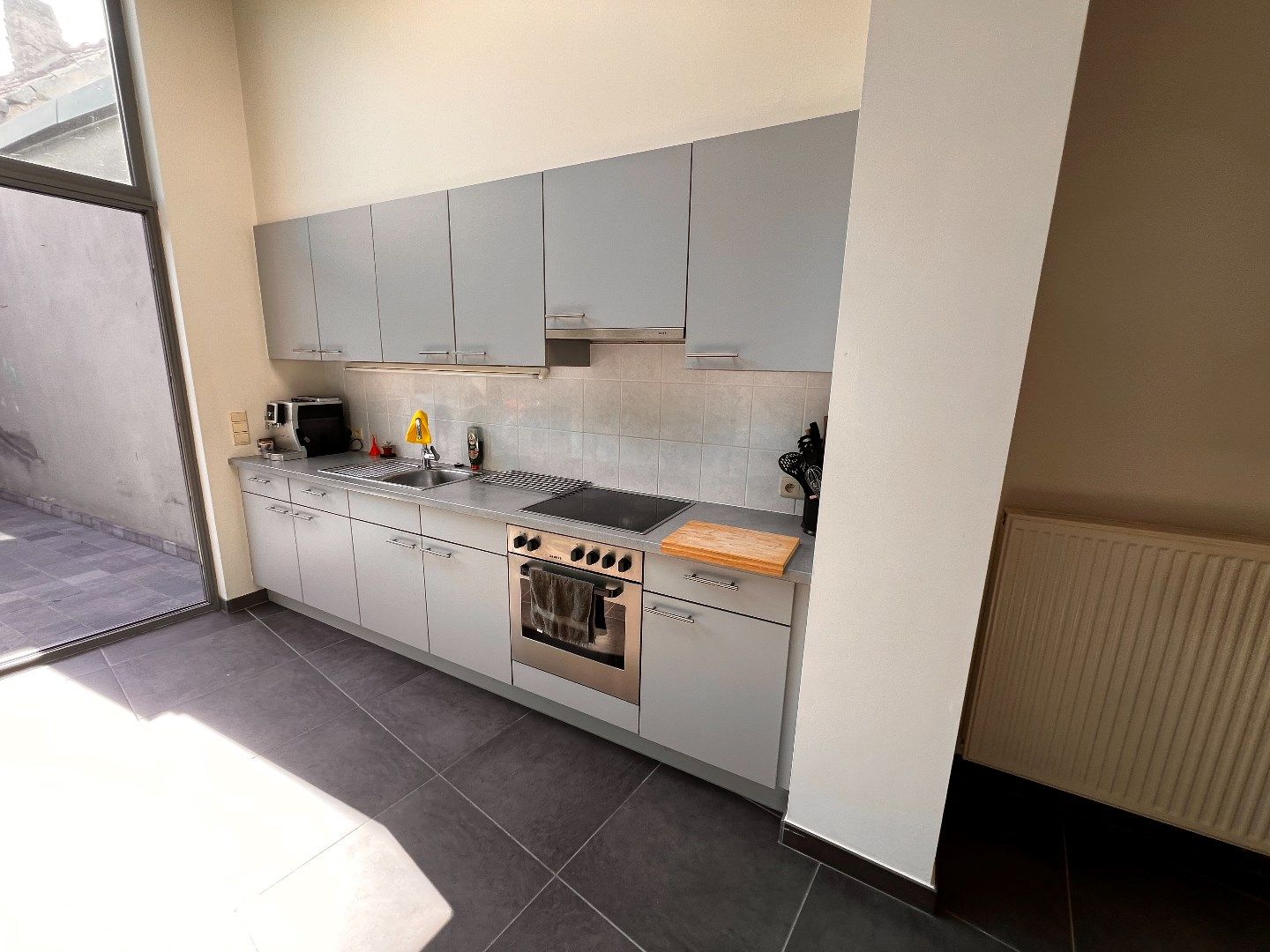 INSTAPKLARE WONING MET 3 SLAAPKAMERS EN TERRAS IN CENTRUM IEPER  foto 5