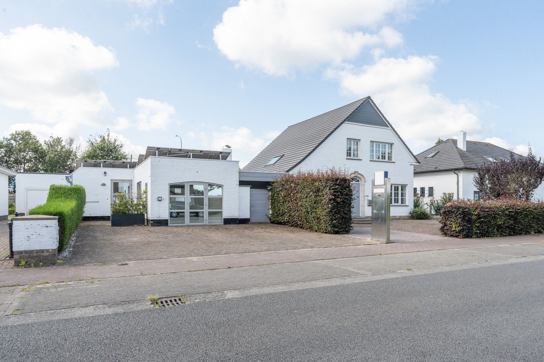 Hoofdfoto van de publicatie: Combinatie van wonen en werken te koop in Maldegem