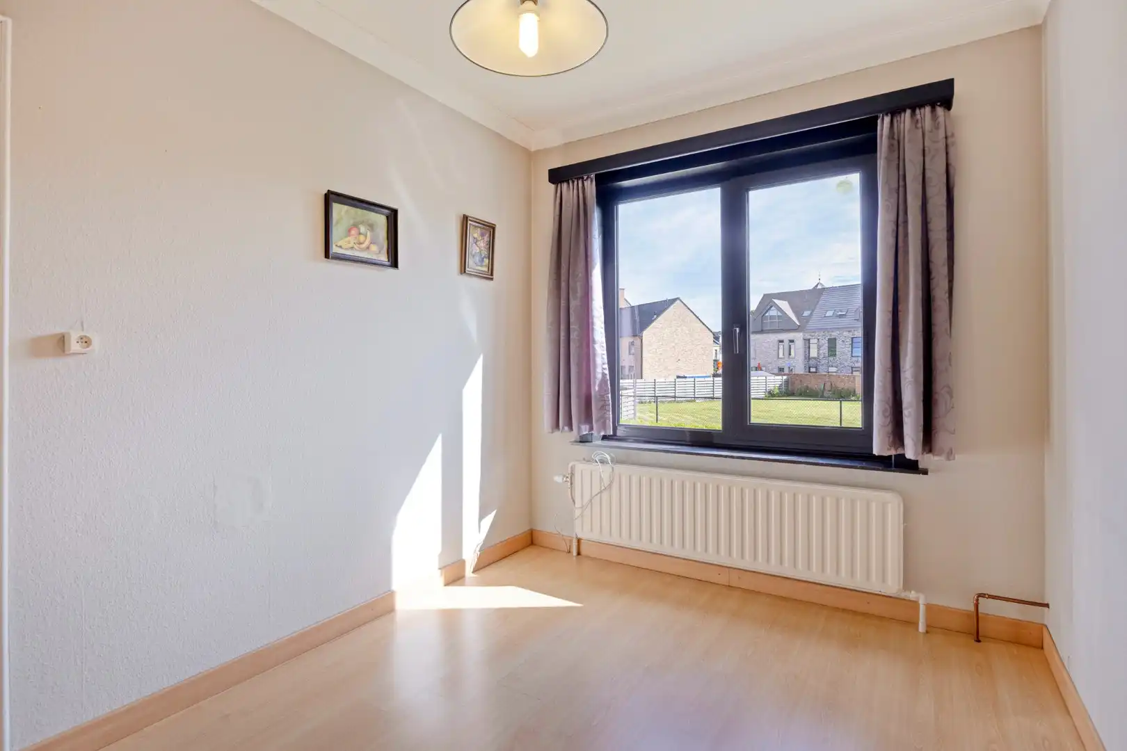 Gelijkvloerse woning met 3 slpks op een uniek perceel van 2.164 m² nabij de Markt !  foto 11