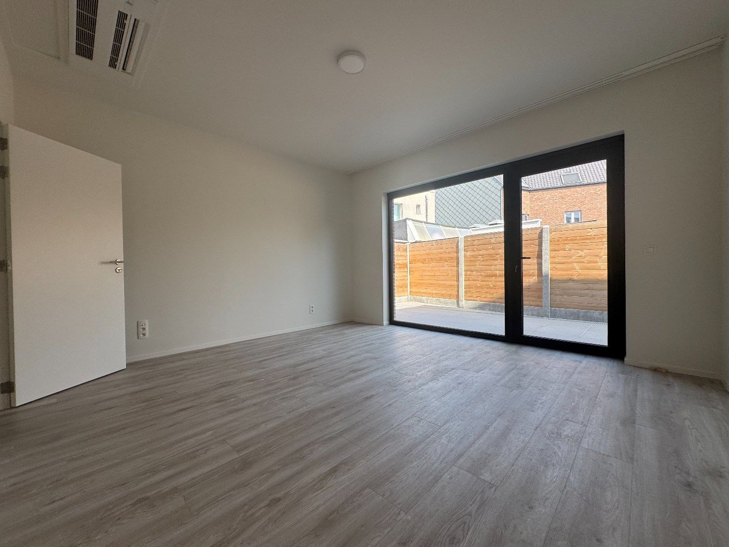 Volledig vernieuwd gelijkvloers-appartement in hartje Opwijk - 2 slpk foto 7