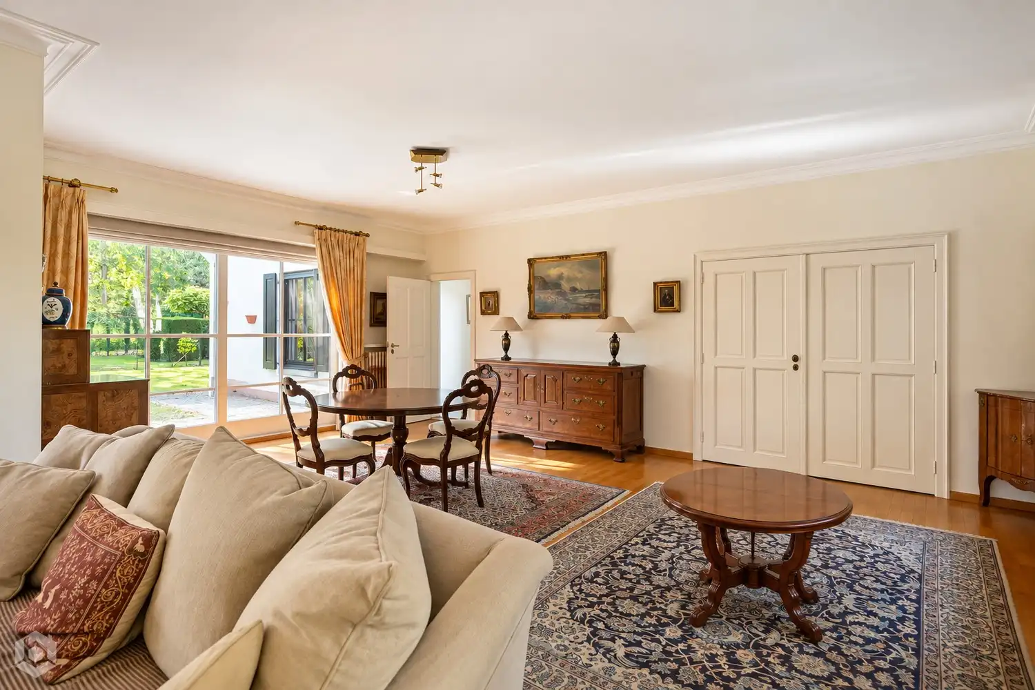 Ruime villa met 5 slpkrs, zwembad en handelsruimte op perceel van 3383m² te Berlaar foto 6