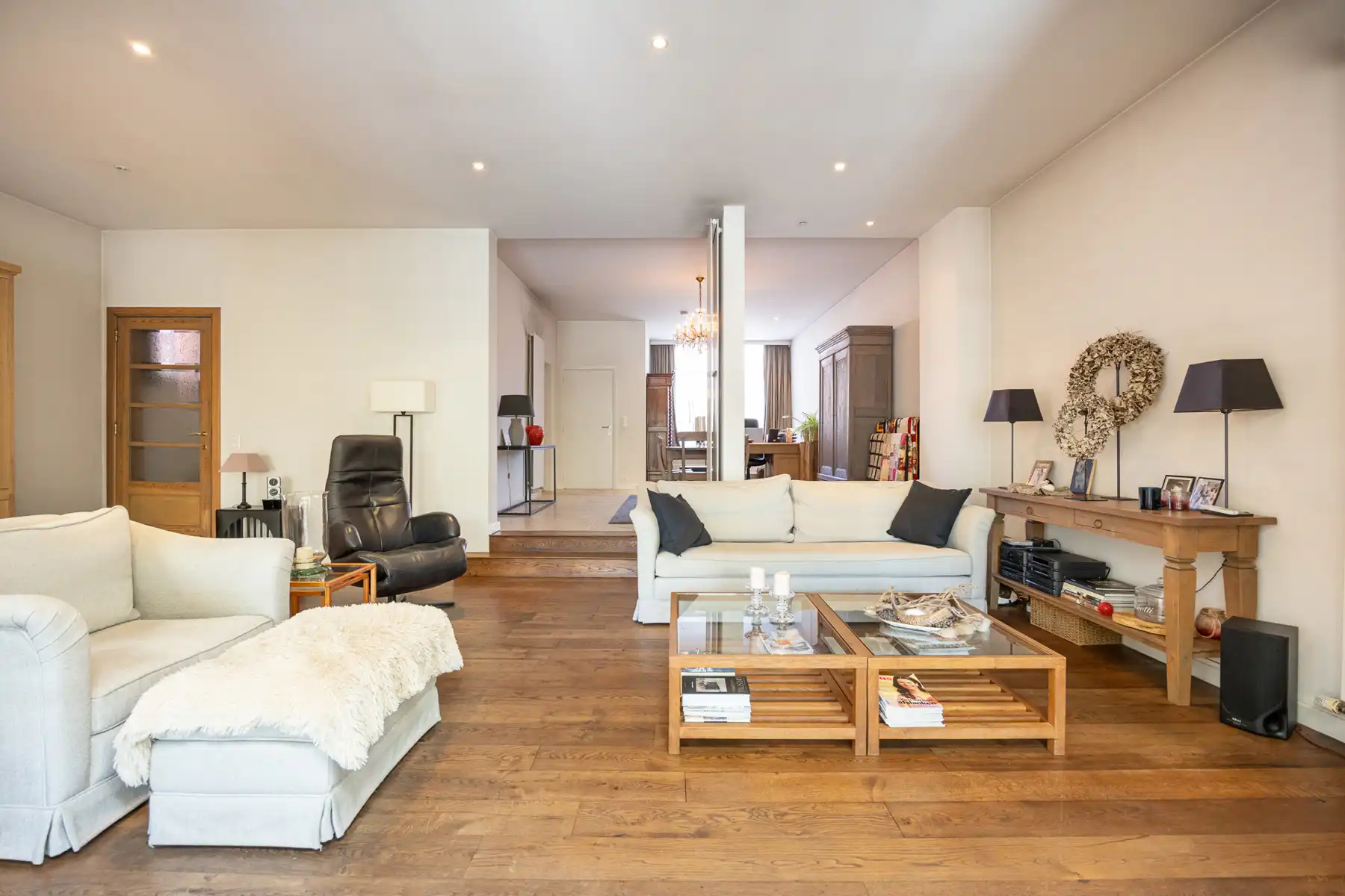 Ruime gezinswoning met rustige tuin en 4 slaapkamers. foto 5