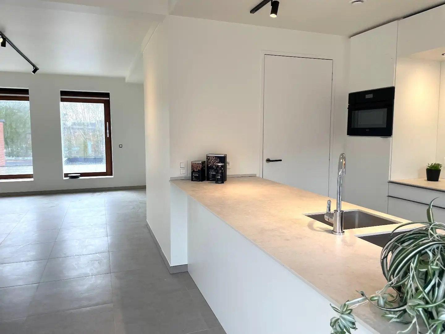 Prachtig, lichtrijk duplex-appartement in hartje Wevelgem!  foto 14