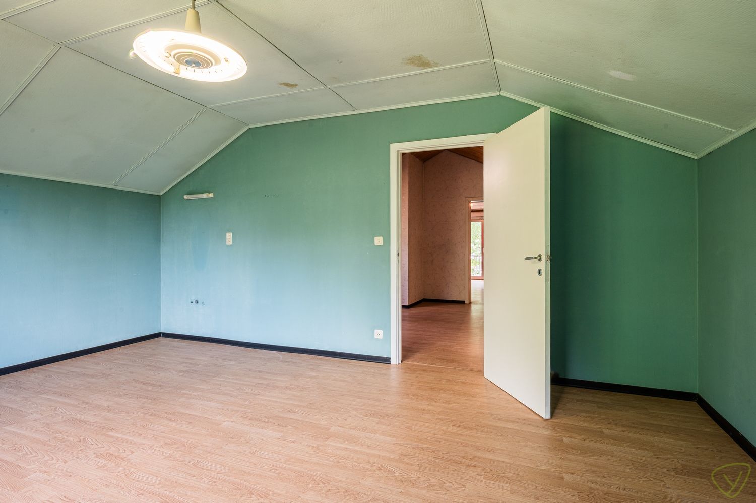 Karaktervolle woning met  riante tuin in Eeklo foto 23