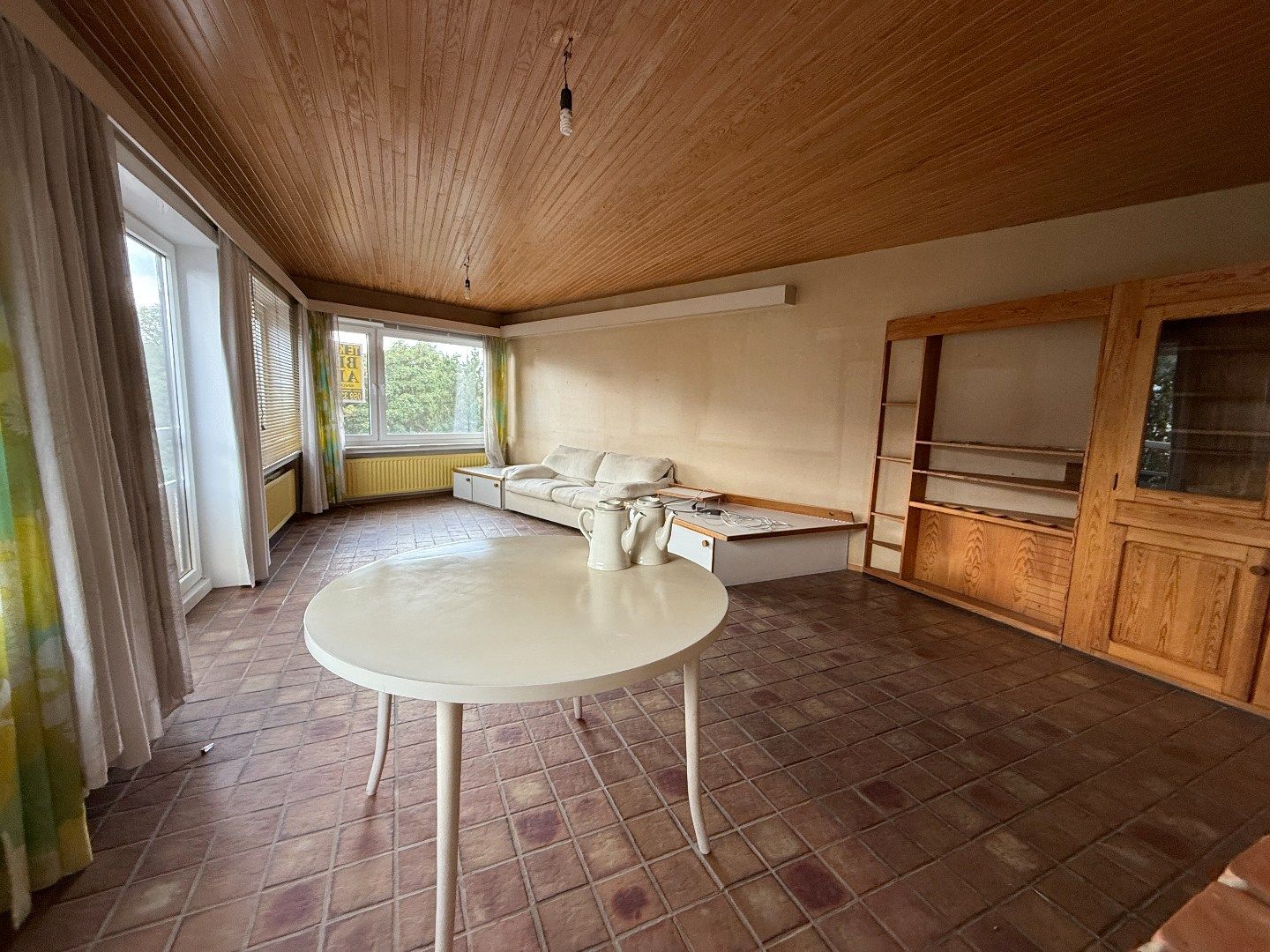 Zonnig 2-slaapkamer appartement in residentiële wijk met open zicht. foto 2