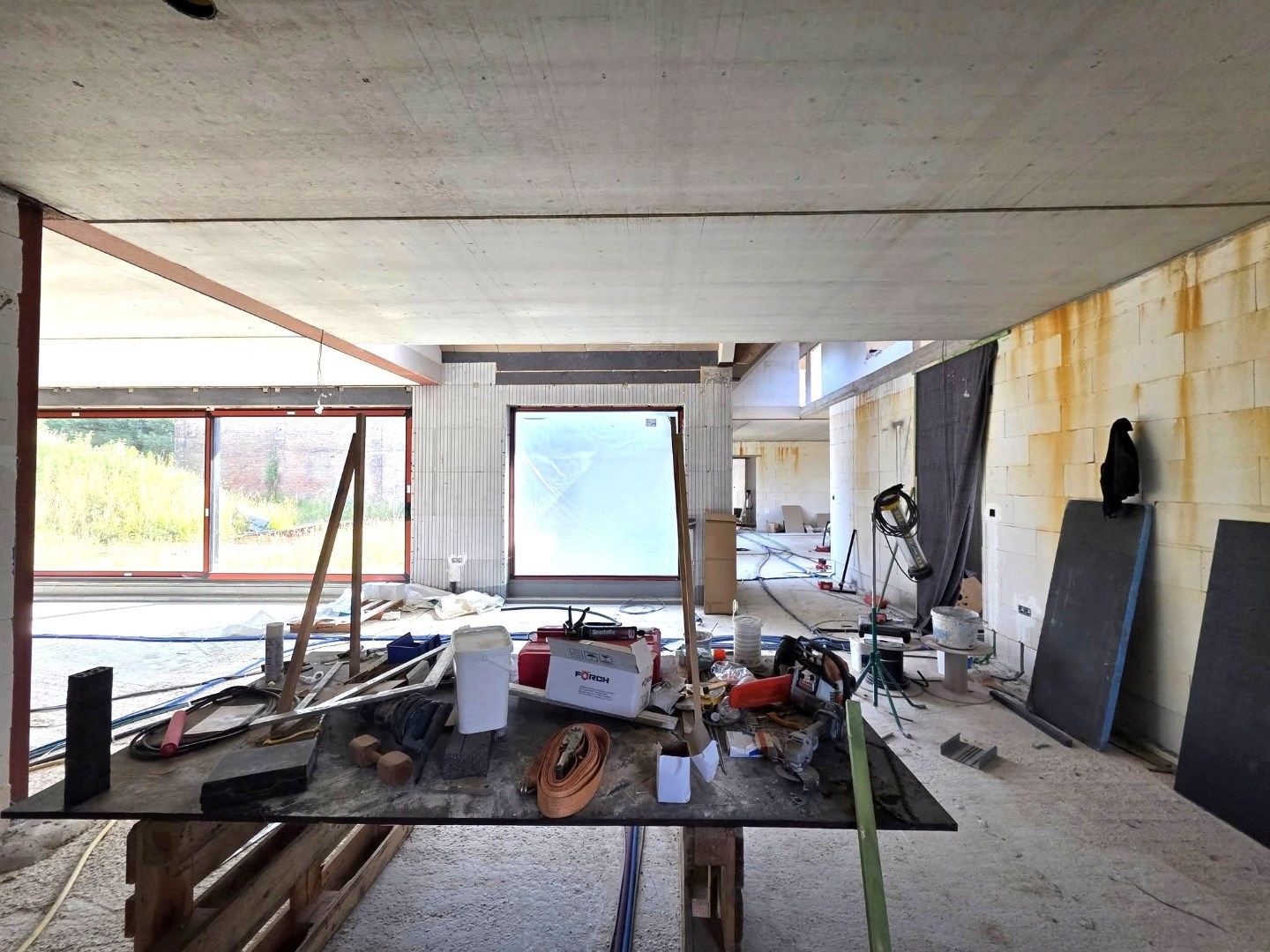 Ruime nieuwbouwvilla + hangar. foto 6
