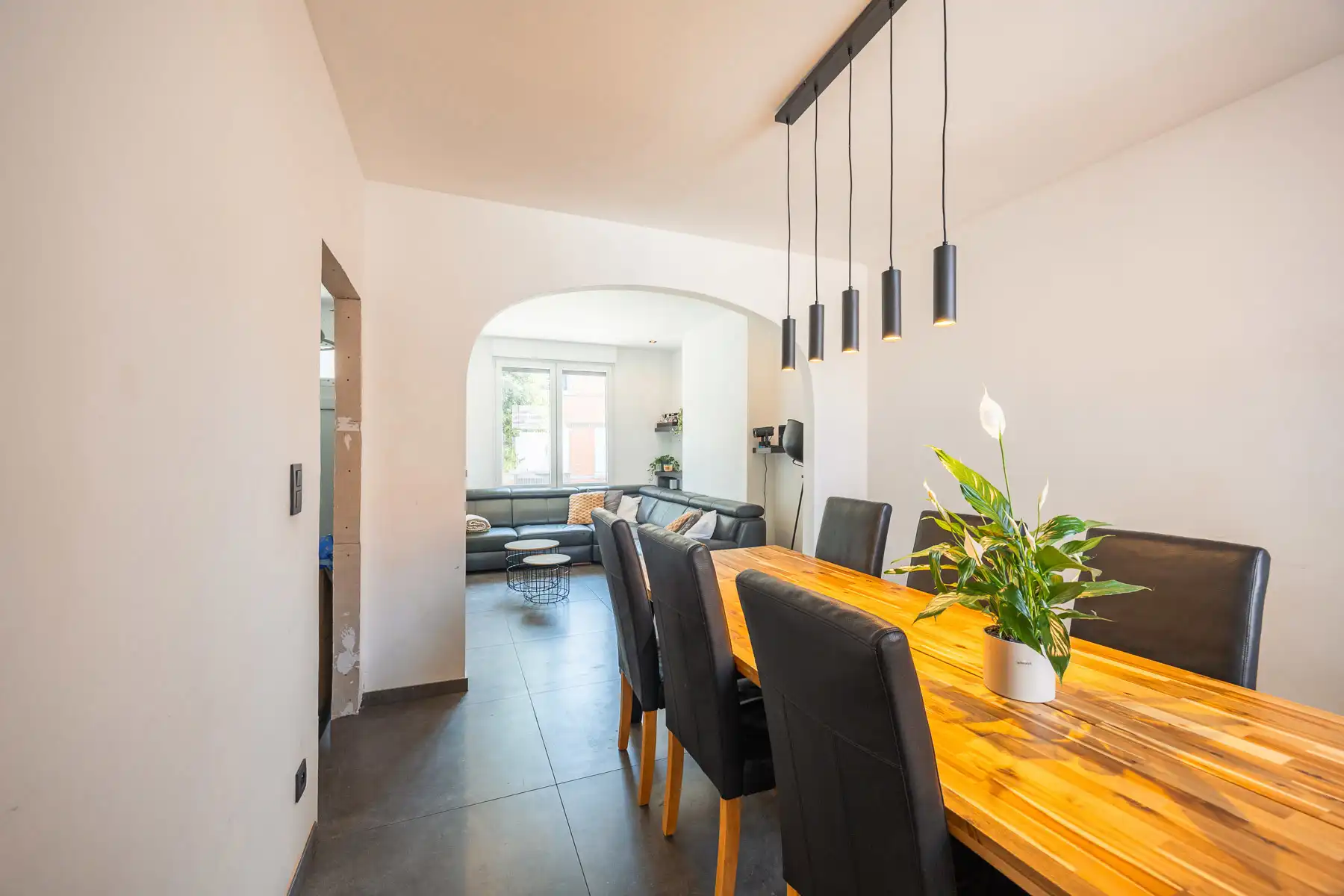 Prachtig in 2025 gerenoveerde woning met alle modern comfort foto 7