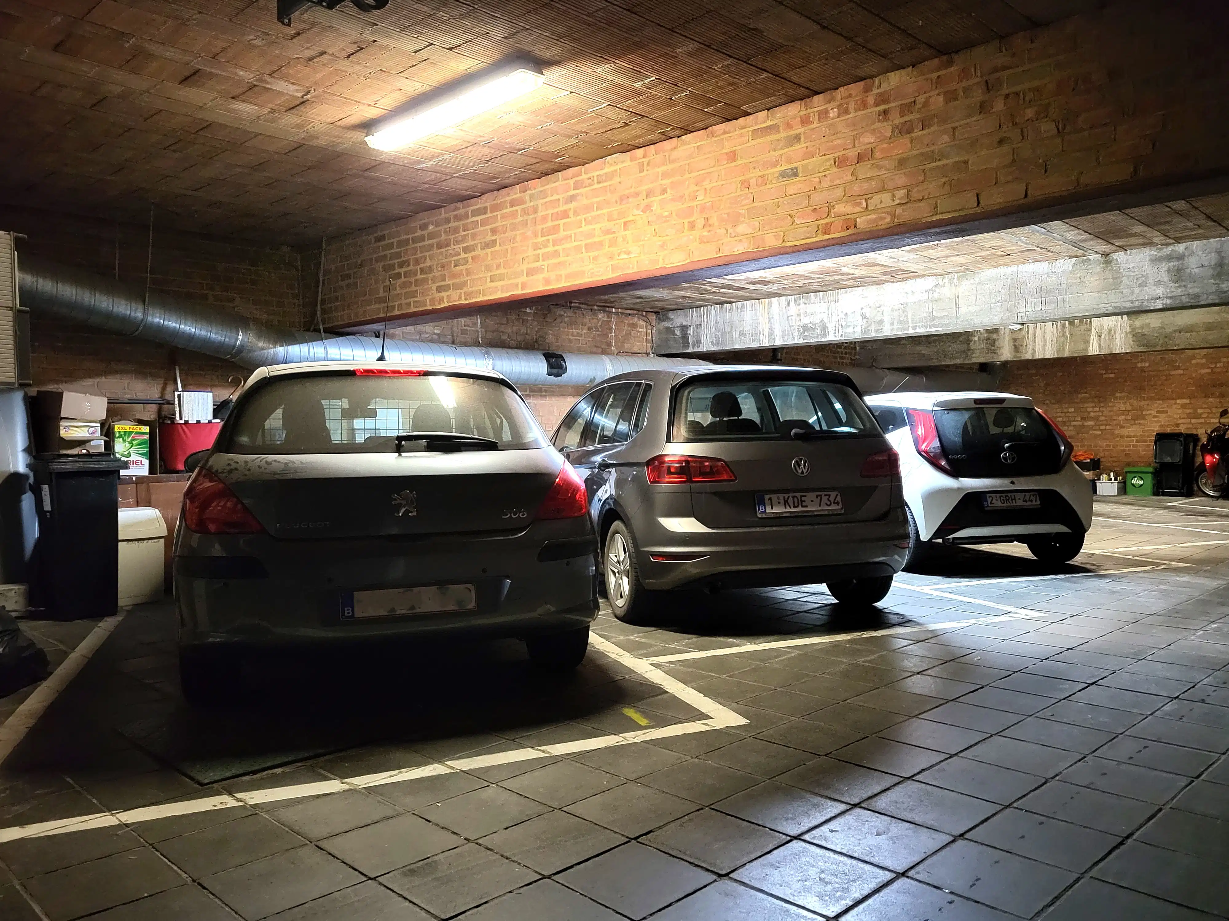 Dit prachtig gerenoveerde appartement uit 2010 is gelegen in het centrum van Zottegem, op de eerste verdieping van een verzorgd gebouw met lift.  foto 22