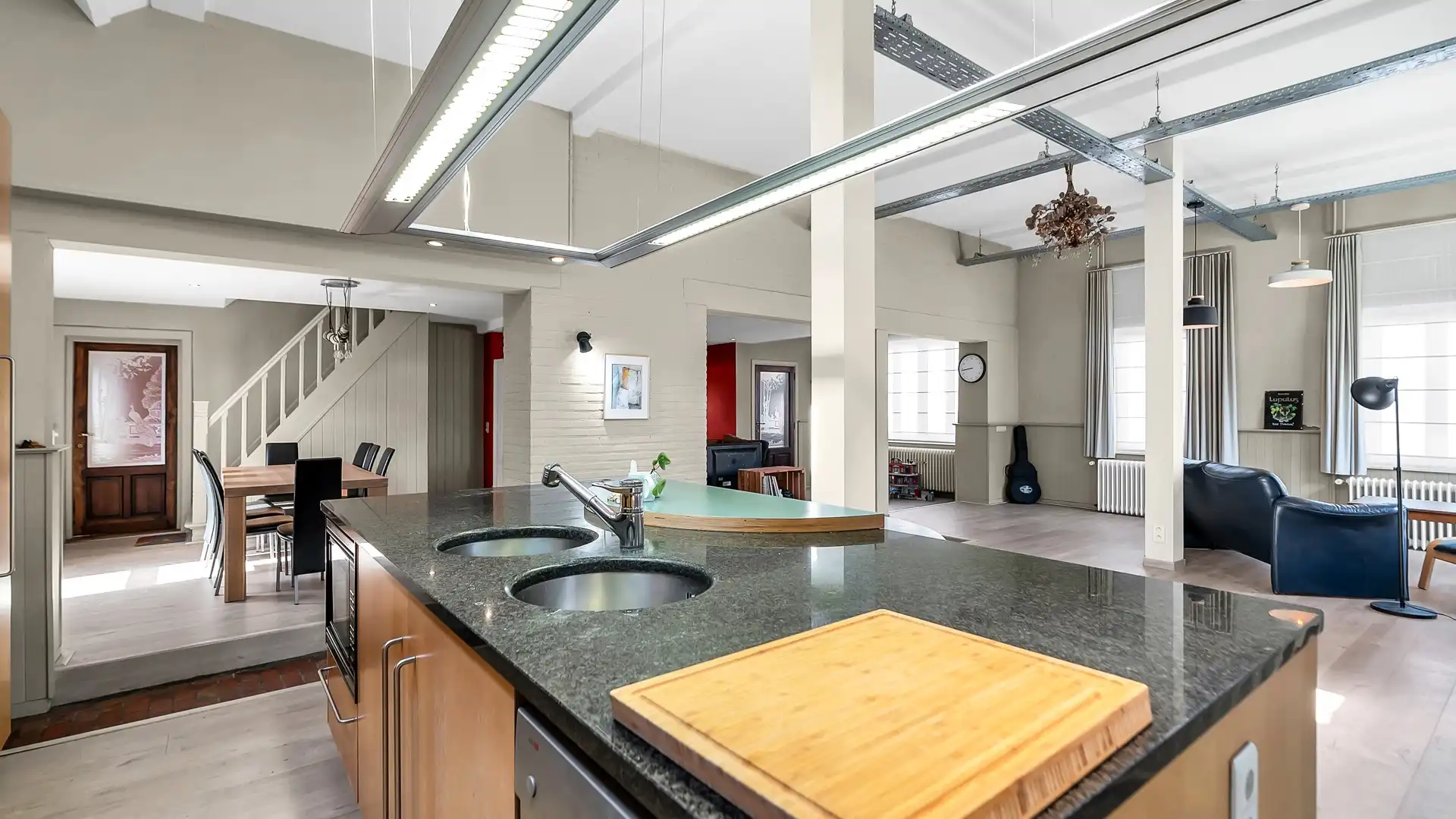 Authentieke hoevewoning met 4 slaapkamers, royale leefruimtes en idyllische ligging in het rozendorp Geistingen foto 10