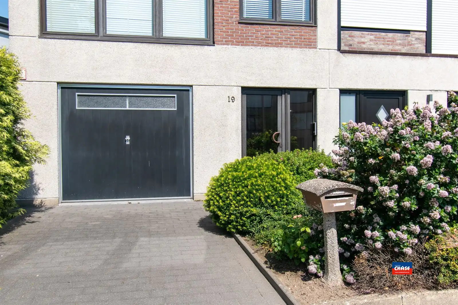 HOB Bel-étage met 3 slaapkamers, garage en tuin foto 2