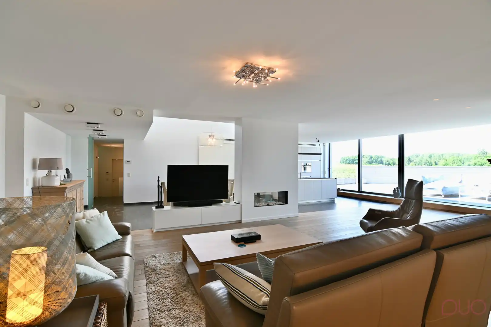 Handelspand op commerciële locatie met  luxueuze penthouse tussen de boomgaarden foto 19