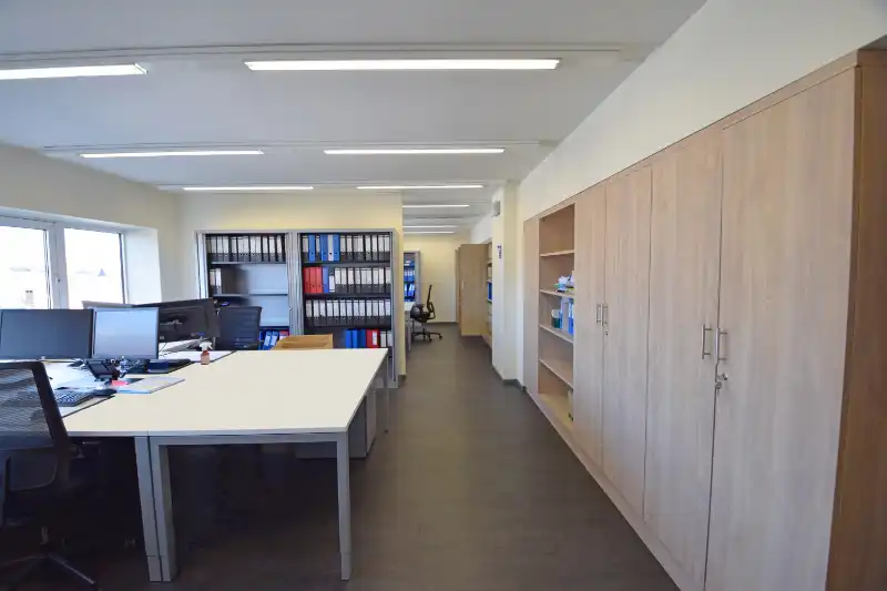 Kantoorruimte tehuur foto {{pictureIndex}}