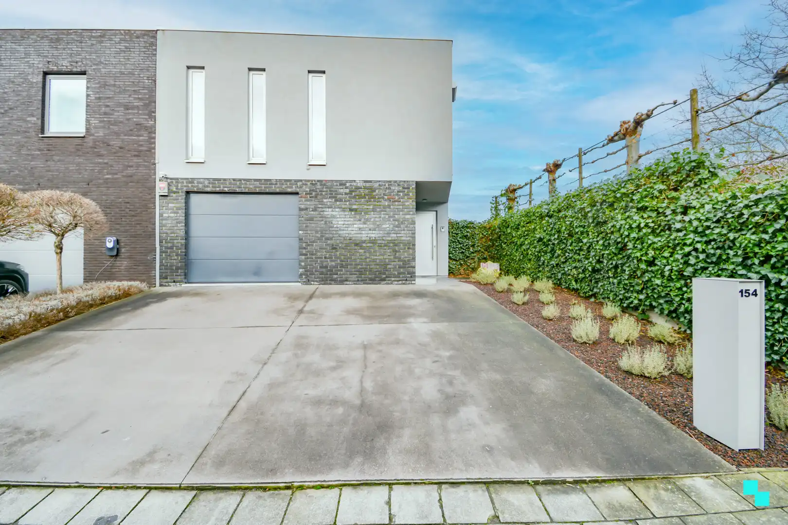 Bijzonder lichtrijke, moderne woning met zwembad te Izegem foto 35