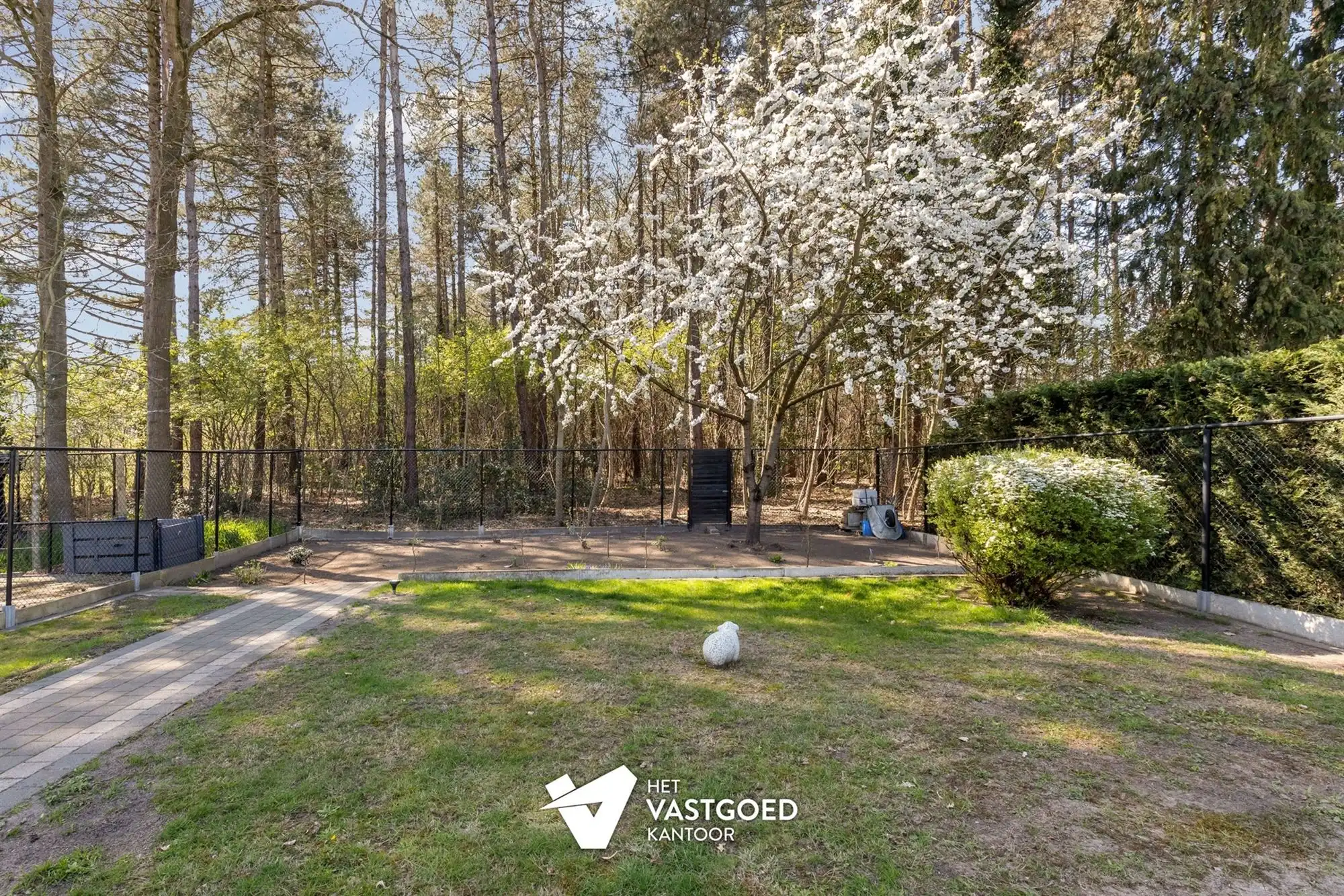 PERFECT ONDERHOUDEN GEZINSWONING MET 3 SLAAPKAMERS OP 7A27CA IN HET RUSTIGE KORSPEL foto 29