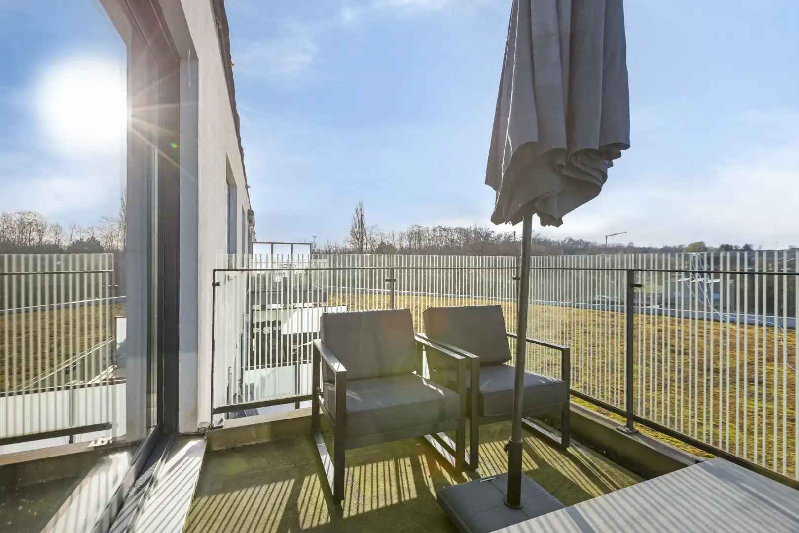 LICHTRIJK APP. VAN 90M² MET 2 SLPK., TERRAS en AUTOSTANDPLAATS OP TOPLOCATIE in BILZEN-HOESELT! foto 19