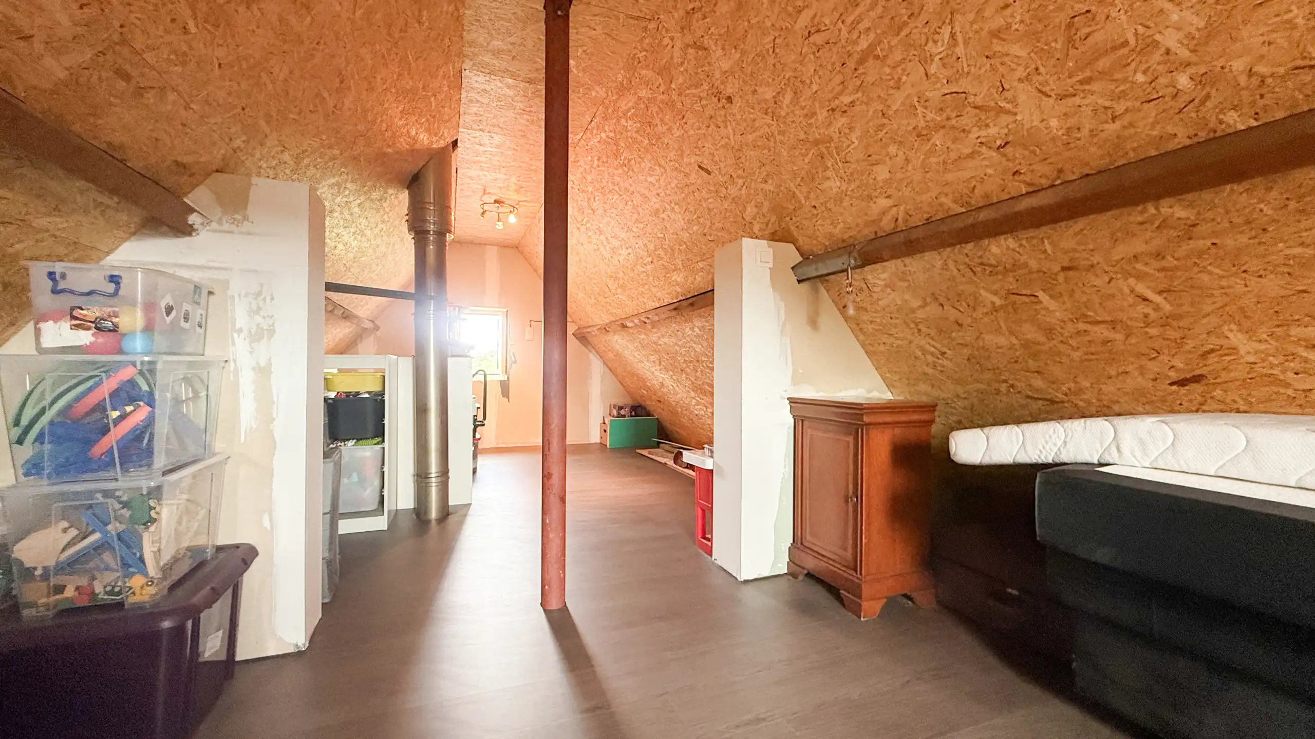 Instapklare woning op 9,8 are met prachtige tuin! foto 33