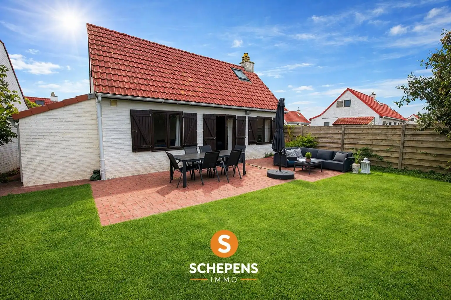 Hoofdfoto van de publicatie: Charmante vakantiewoning met tuin en parking in rustige omgeving.
