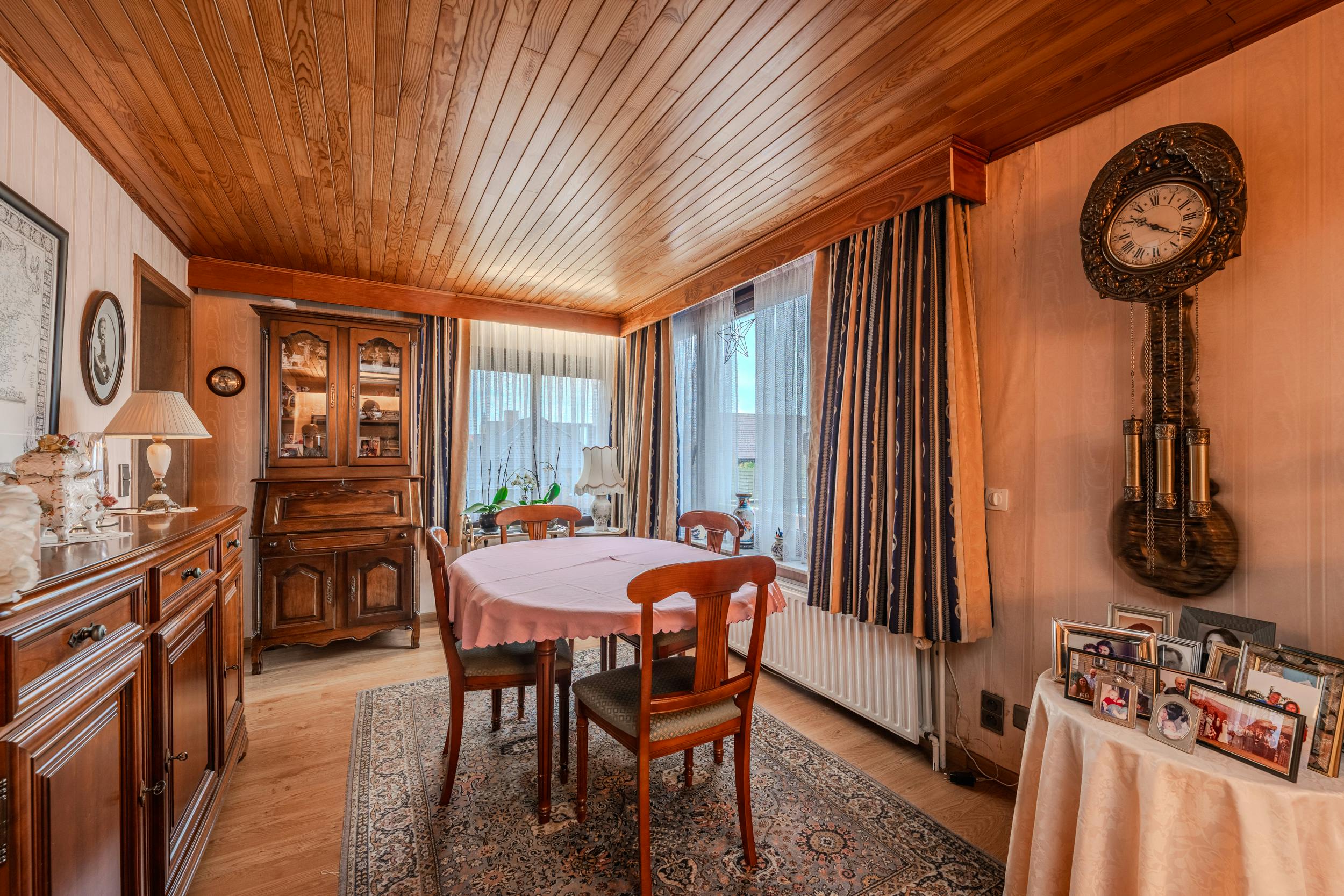 Te renoveren woning met 3 slaapkamers te koop! foto 7