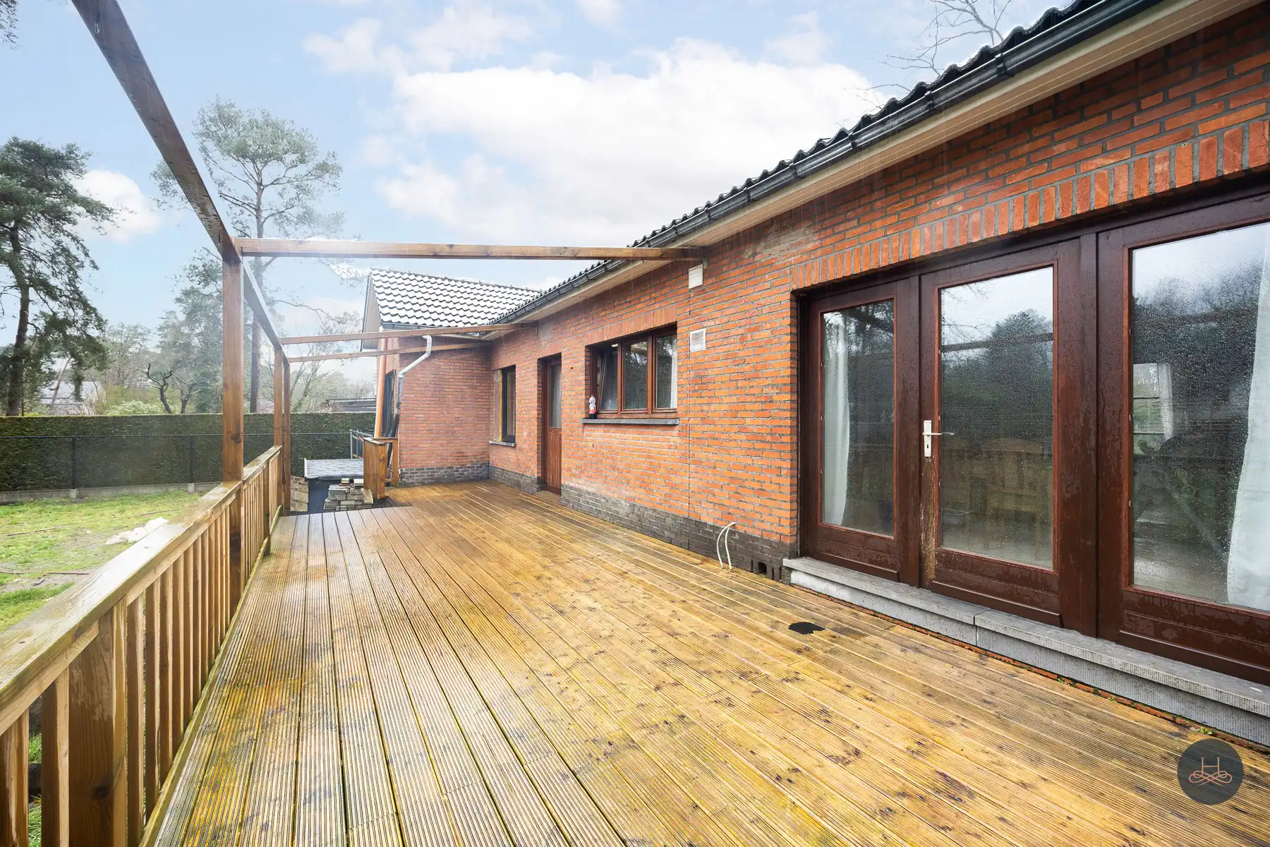 Gezinswoning met renovatiepotentieel op knap perceel foto 26