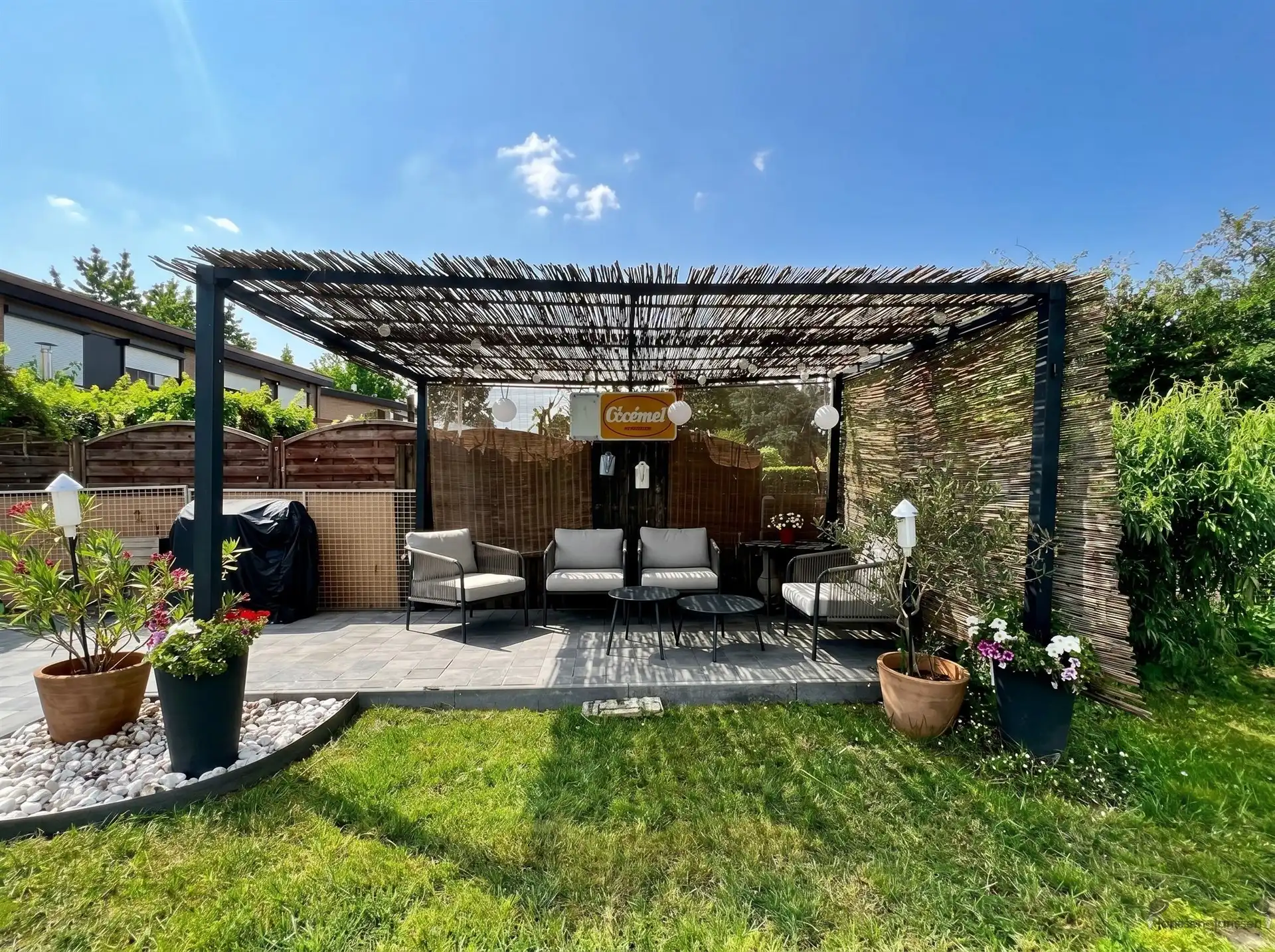 Instapklare gezinswoning met 3 slpkmrs & tuin foto 7