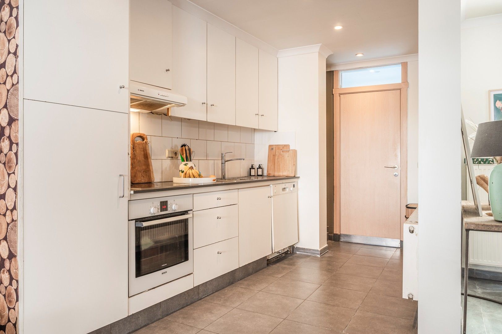 Instapklare woning met magazijn foto 6