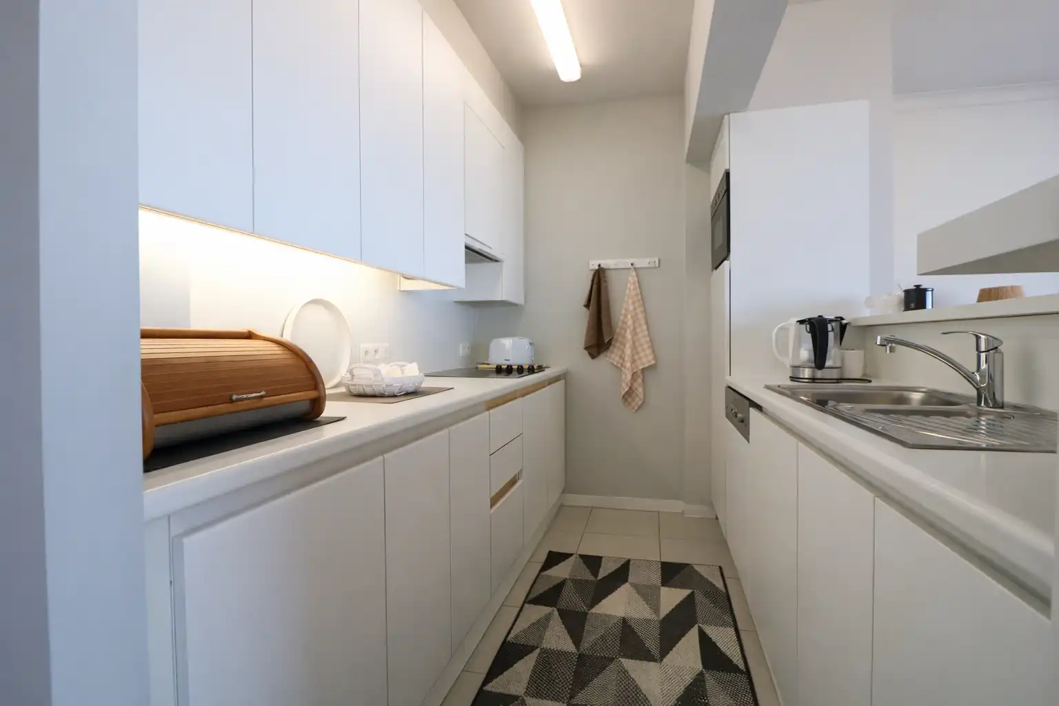 Bijzonder ruim (90 m²), hedendaags 2-slaapkamerappartement met prachtig frontaal zicht op zee.  foto 5