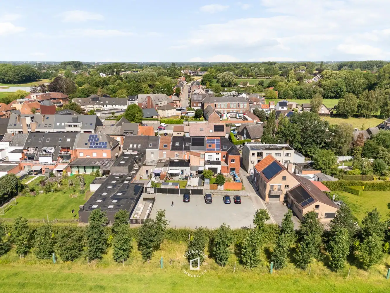 ERG RUIME KWALITATIEF VERHUURDE HANDELSWONING + GROND OF PARKING 12a23ca foto 3