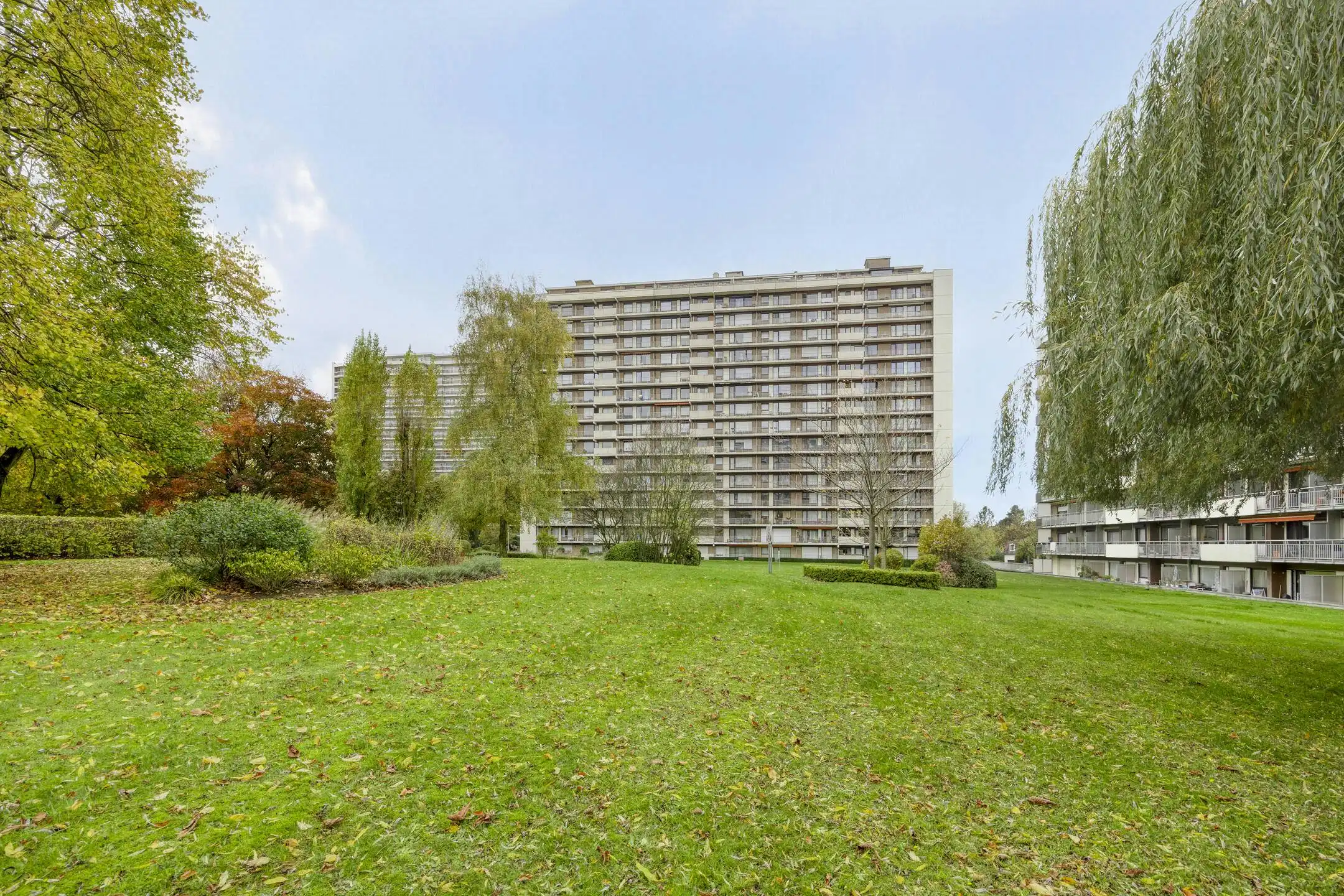 Moderne duplex met 2 slaapkamers omringd door groen in Laken foto 22