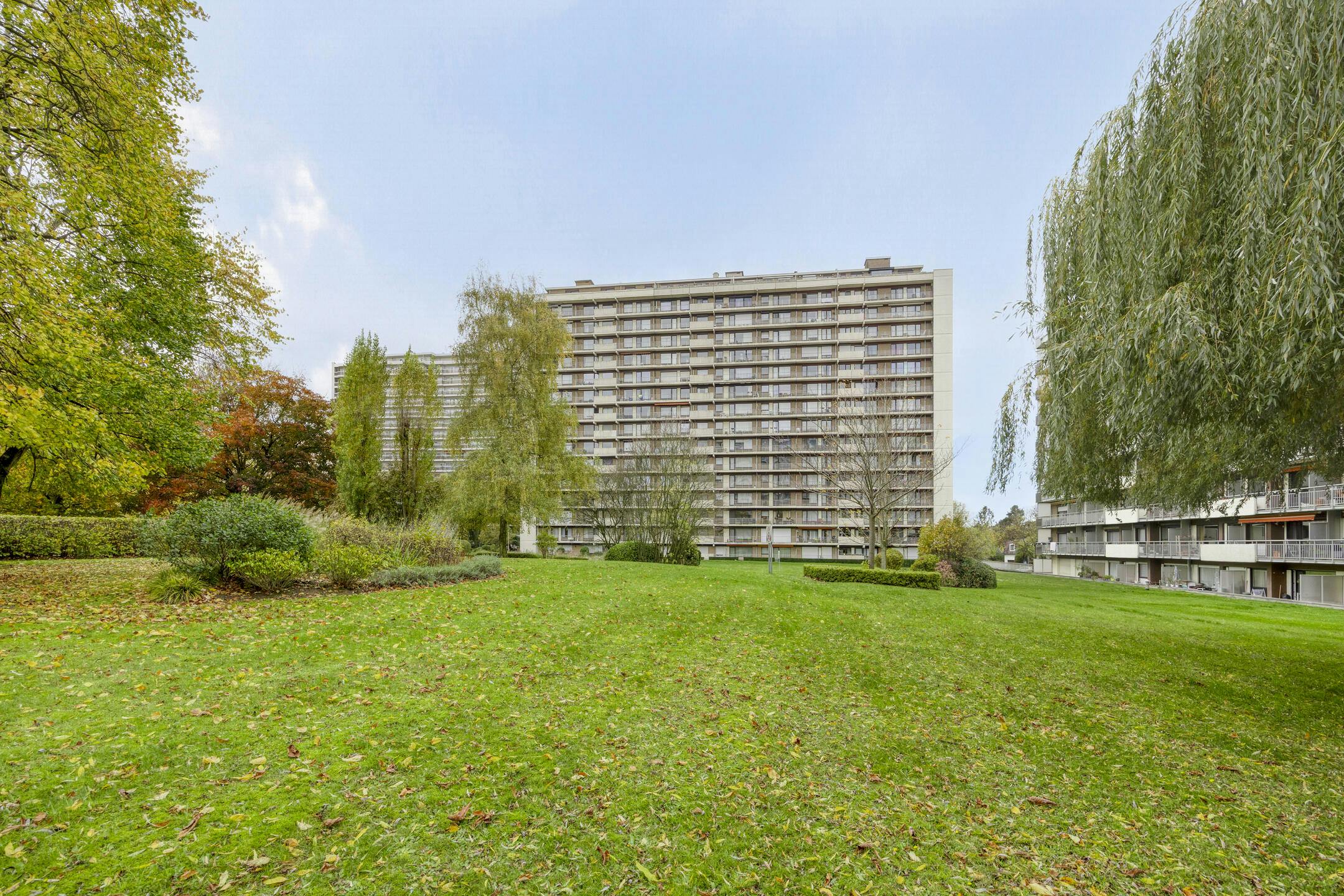 Moderne duplex met 2 slaapkamers omringd door groen in Laken foto 22