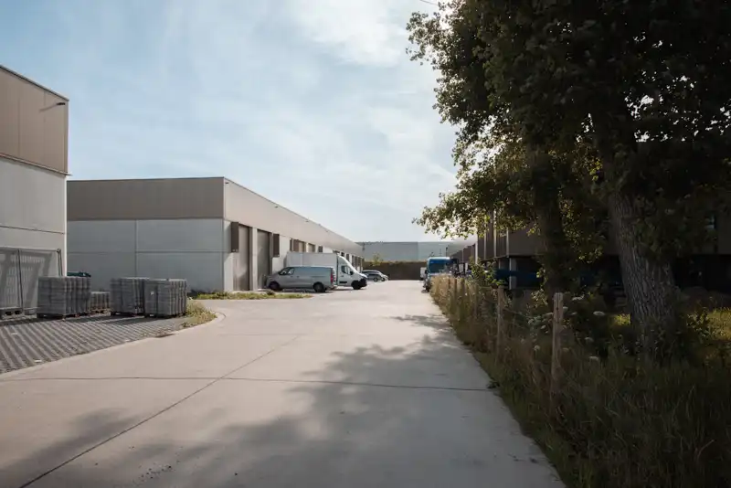 Bedrijfsgebouw te koop in Roeselare foto 3