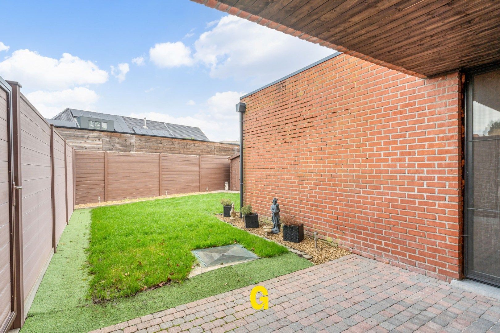 Op te frissen 3-slaapkamer appartement (124 m²) met terras, tuin en garage op wandelafstand van het centrum foto 15