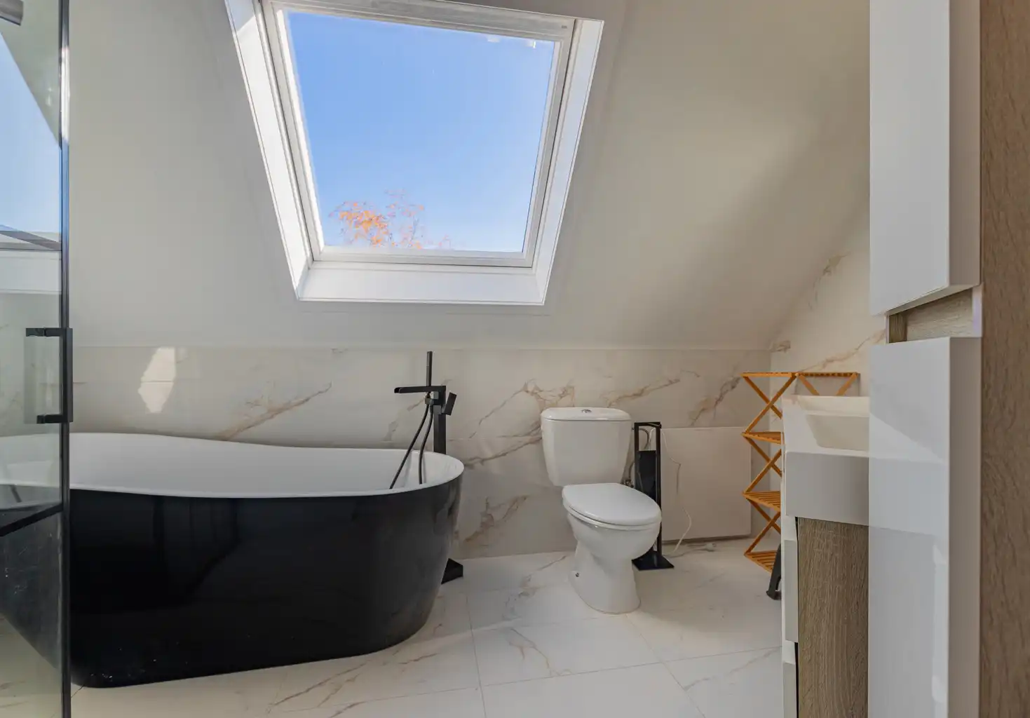 Charmante villa met 3 slpk, garage en zuidwest gelegen tuin foto 9