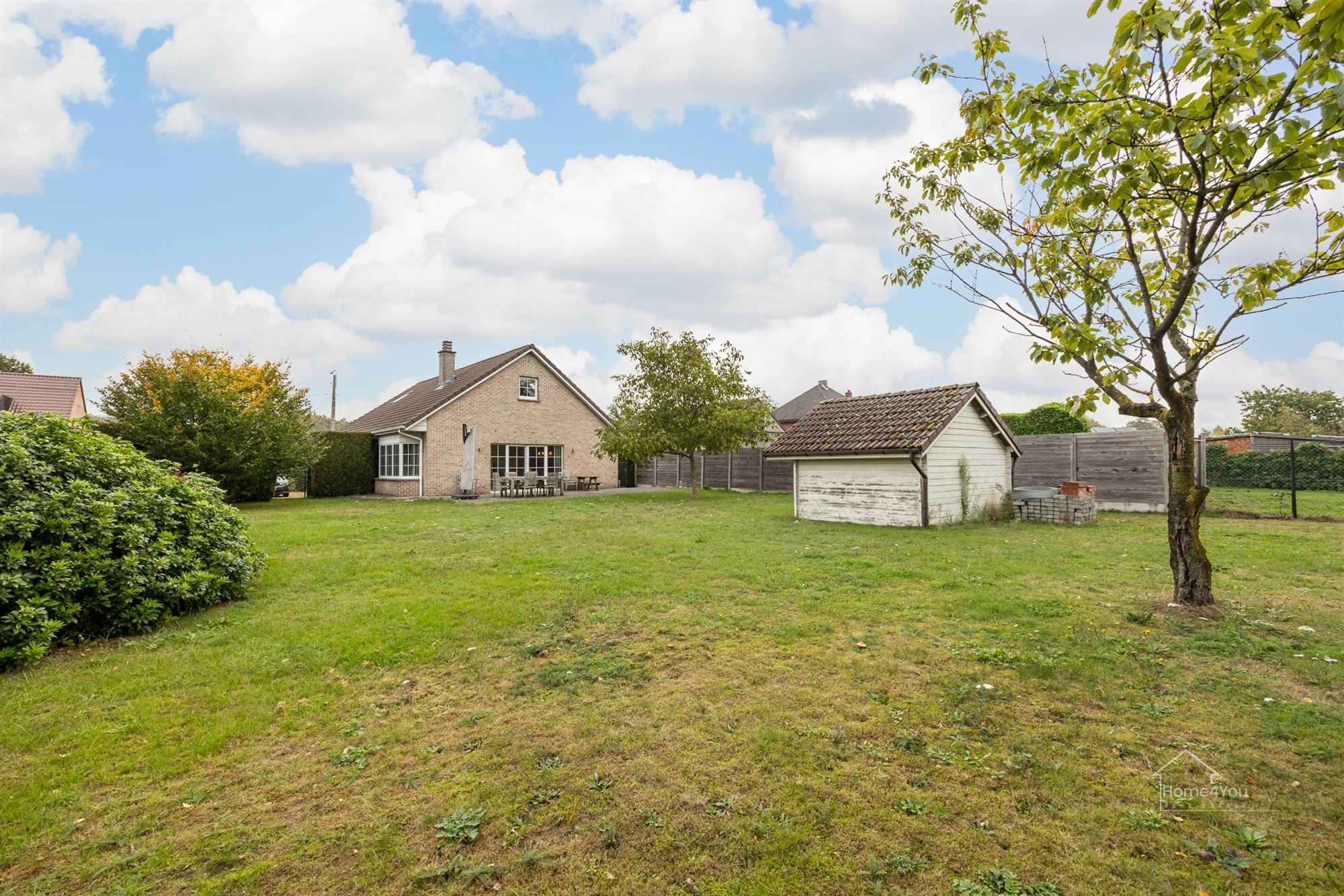 Vrijstaande woning op ruim perceel foto 22