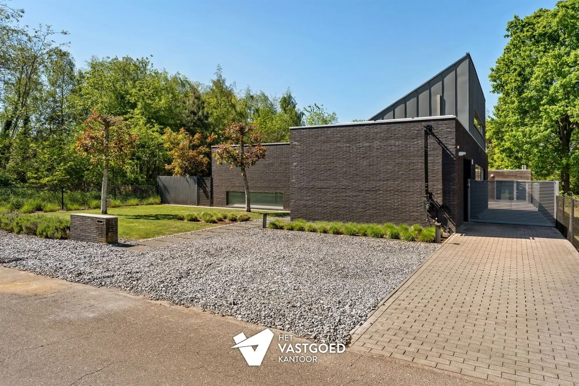RECENTE WONING MET KWALITATIEVE AFWERKING OP TOP-LIGGING foto 31