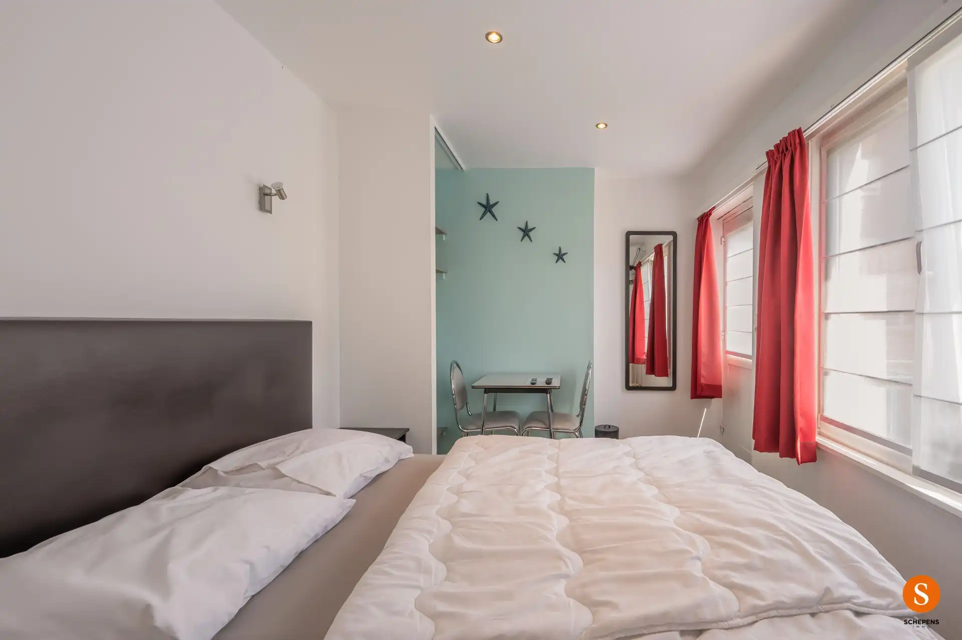 TE KOOP – Verhuurde B&B met 7 kamers én privé-woonst voor uitbaters in hartje De Haan. foto 15
