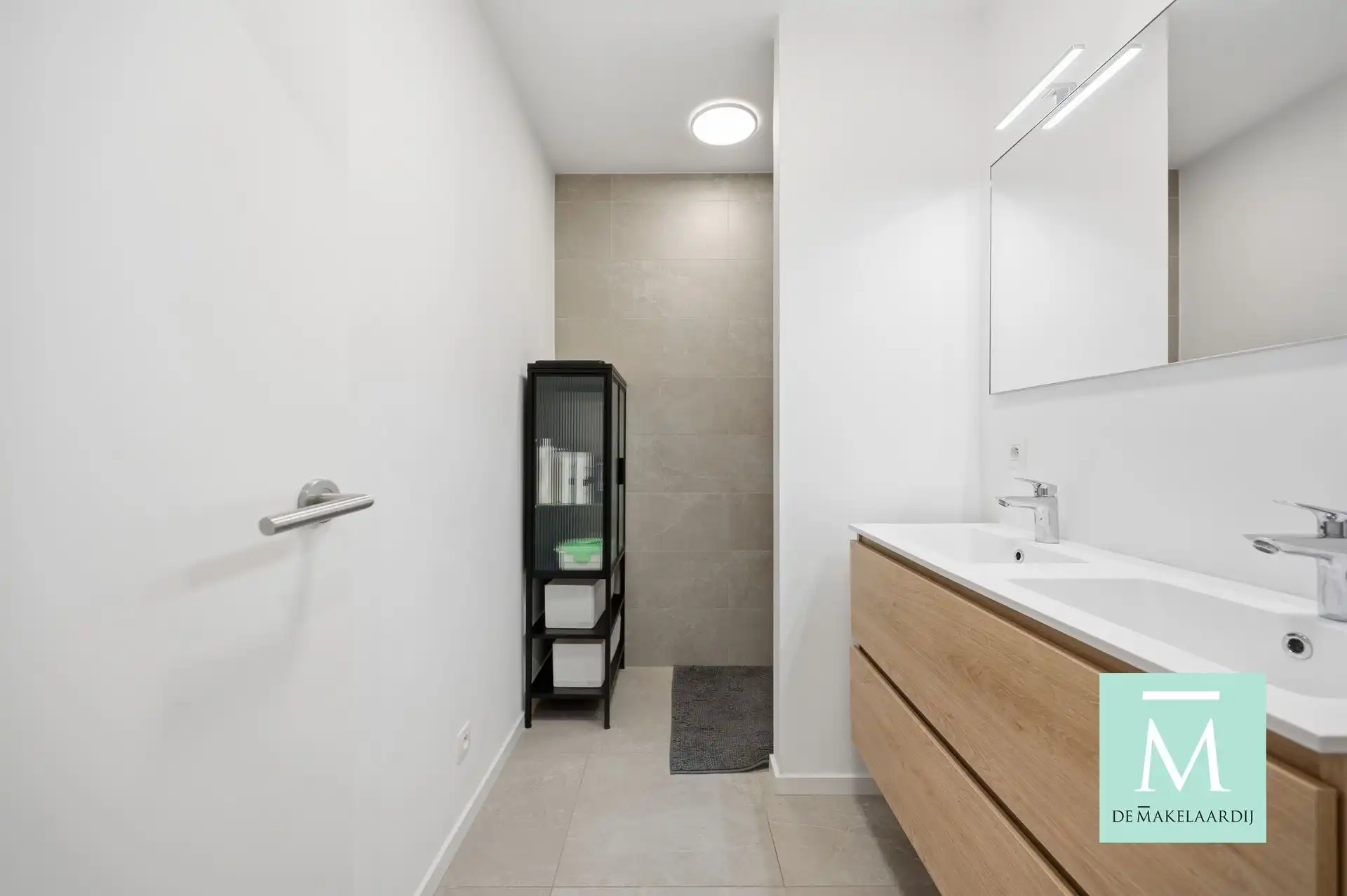Instapklaar gelijkvloers appartement (2023) met zonnige tuin en laadpaal! foto 9