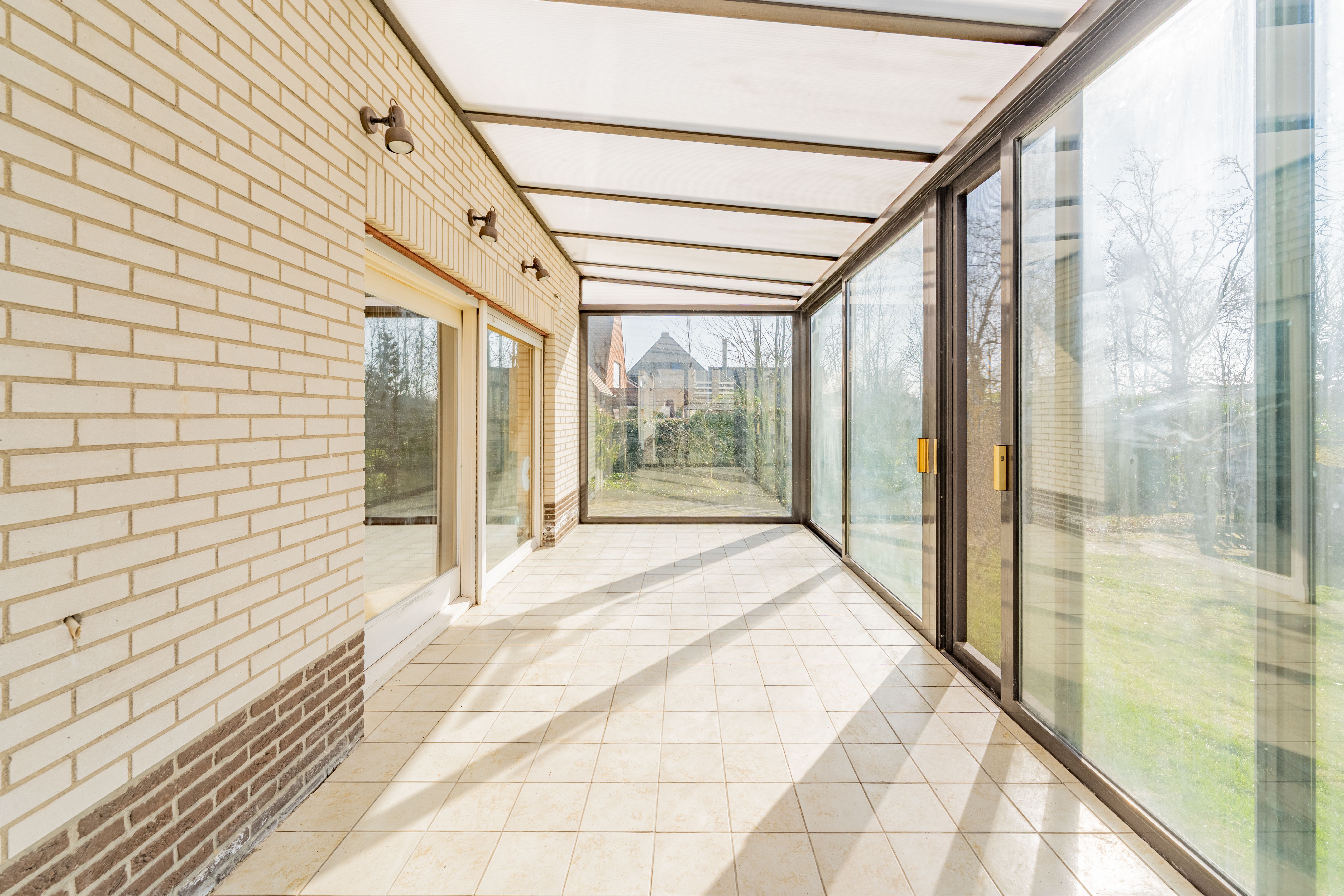 Ruime woning op een perceel van 2.200 m2 foto 5