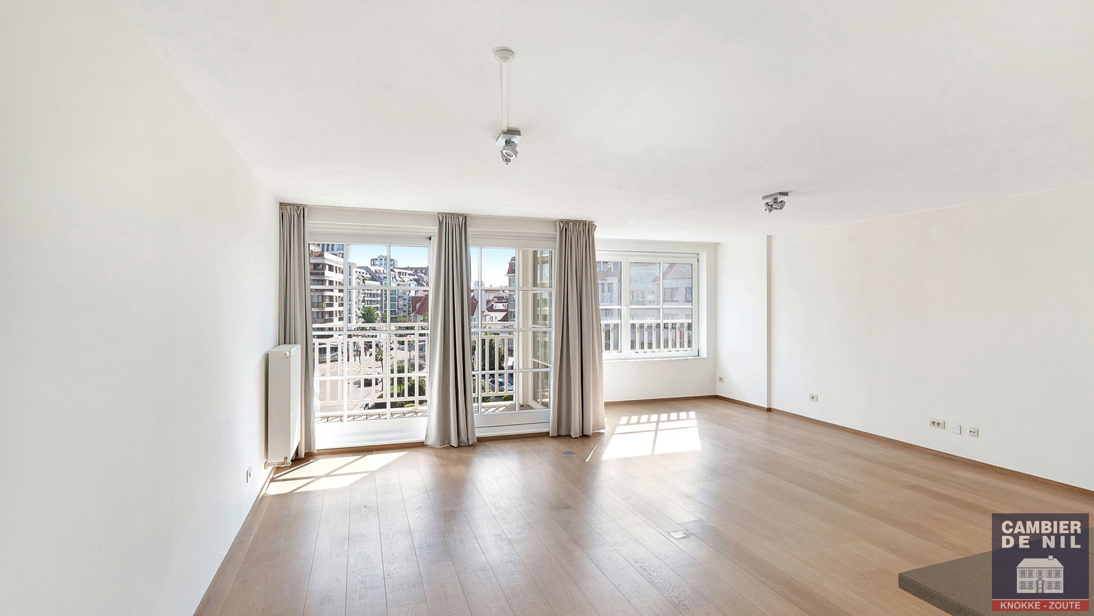 Zee, zon en zicht! 2-slaapkamerappartement met zijdelings zeezicht en open zicht in hartje Knokke foto 4