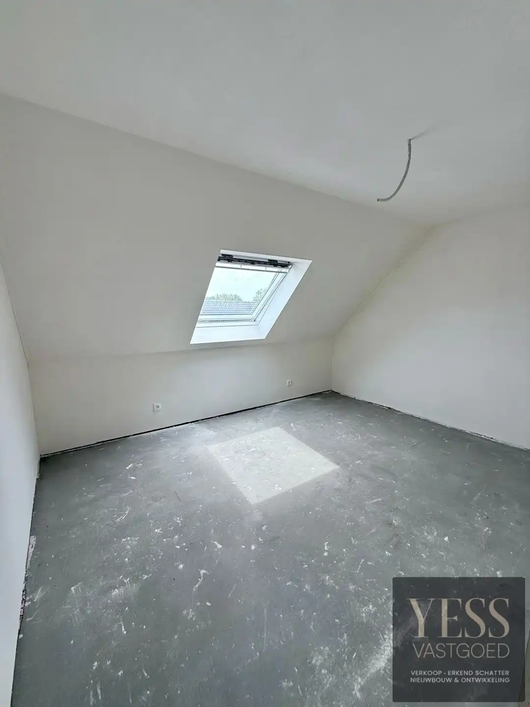 Ruime duplex appartement met 3 slaapkamers en 2 parkings foto 8