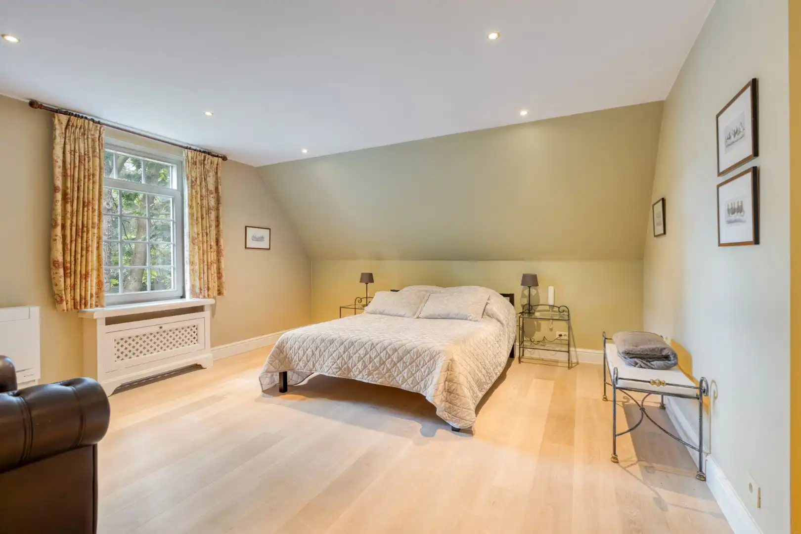 Prachtige villa met ruime tuin, zwembad en dubbele garage in Mol-Wezel ! foto 13