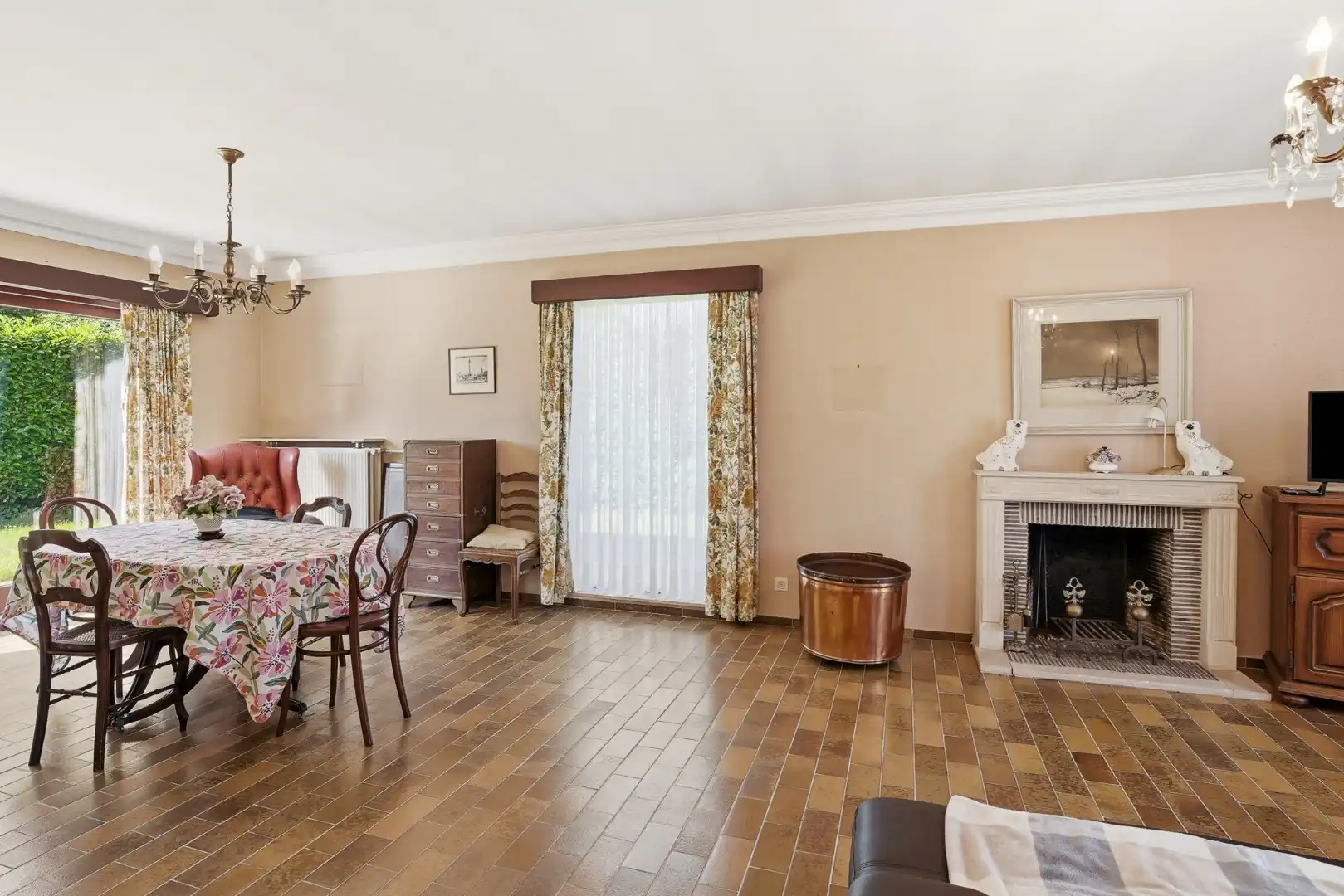Vrijstaande bungalow met 3 slaapkamers, ruime garage en zonnige tuin foto 6