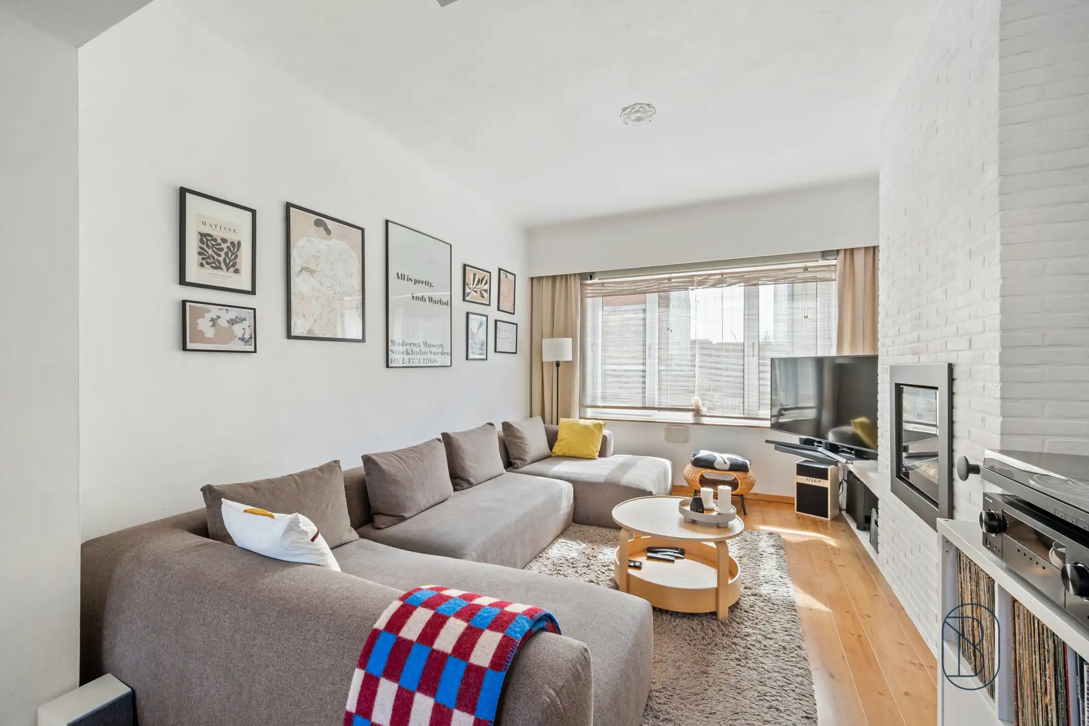 Instapklare woning met zonnige tuin in hartje Kortrijk foto 10