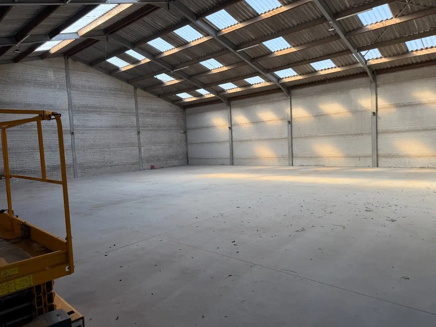 Ruime loods (voor opslag) van 350m² foto 2