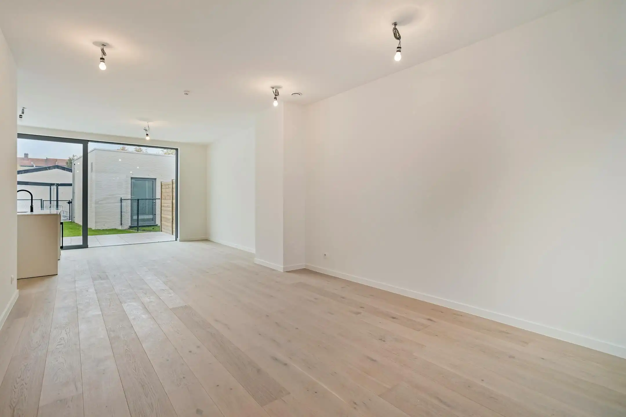 Stijlvol huis te centrum Brugge met 3 slaapkamers en garage foto 3